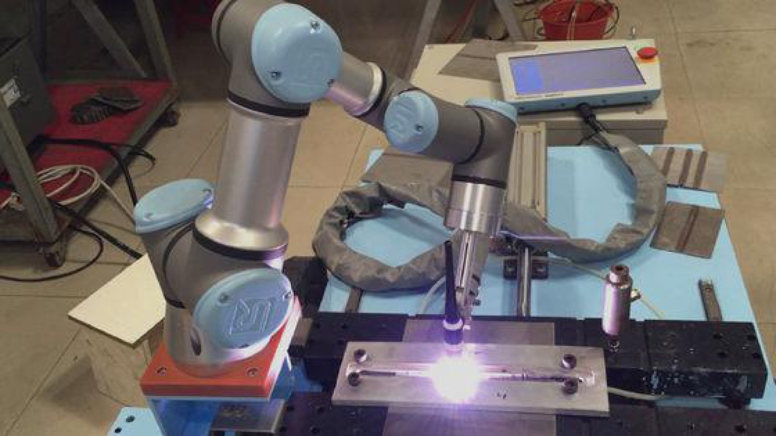 Plastics Molding Automation: Technical Decisions That Determine Project Results