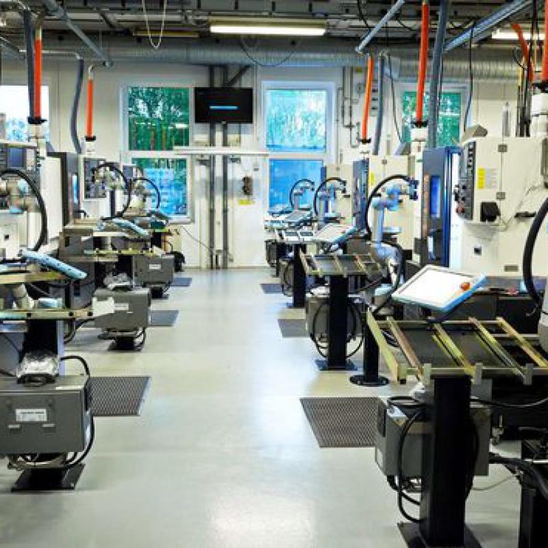 Universal Robot UR10 Industrial Collaborative Robots With OnRobot Gripper For Pick Place Robot