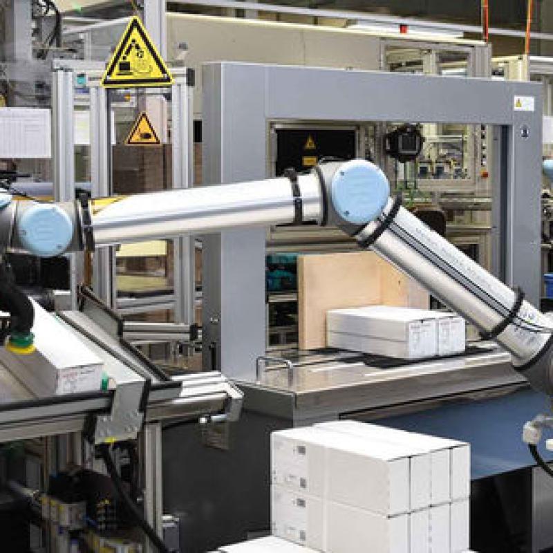 Universal Robot UR10 Cobot Robot Arm 10Kg Payload Collaborative Robot With Gripper For Assembly