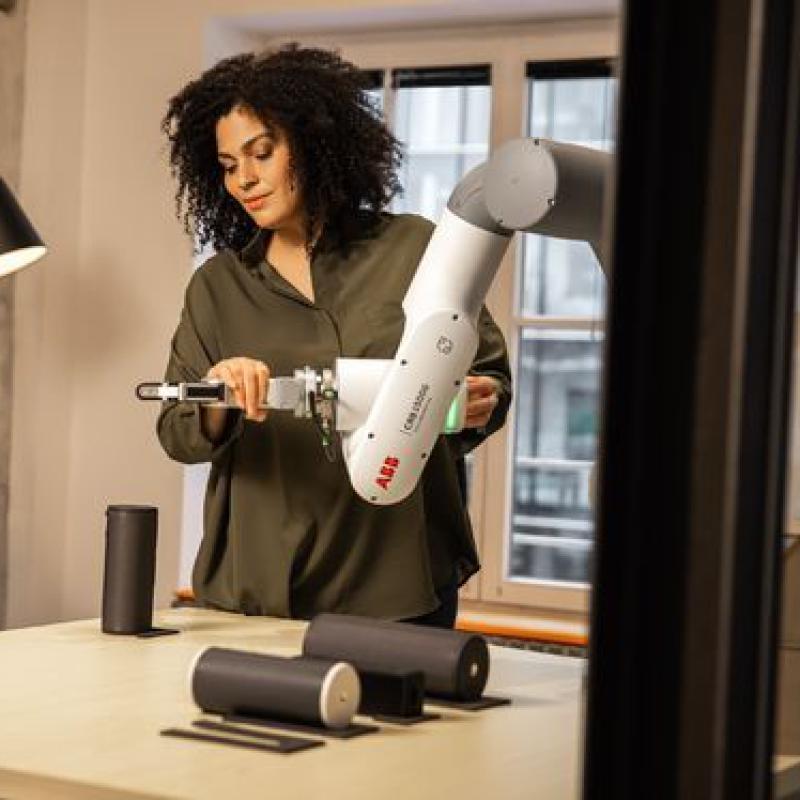 Flexible and New ABB GoFa CRB15000 Cobot with SFG Robot Gripper For Pick And Place Collaborative Robot