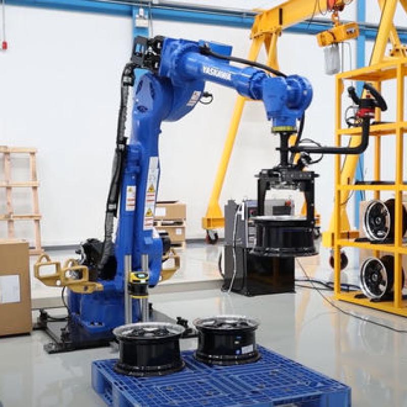 YASKAWA GP180 Industrial Robot Arm 6 Axis 180kg Payload Mainupaltor Robot For Palletizing Handling