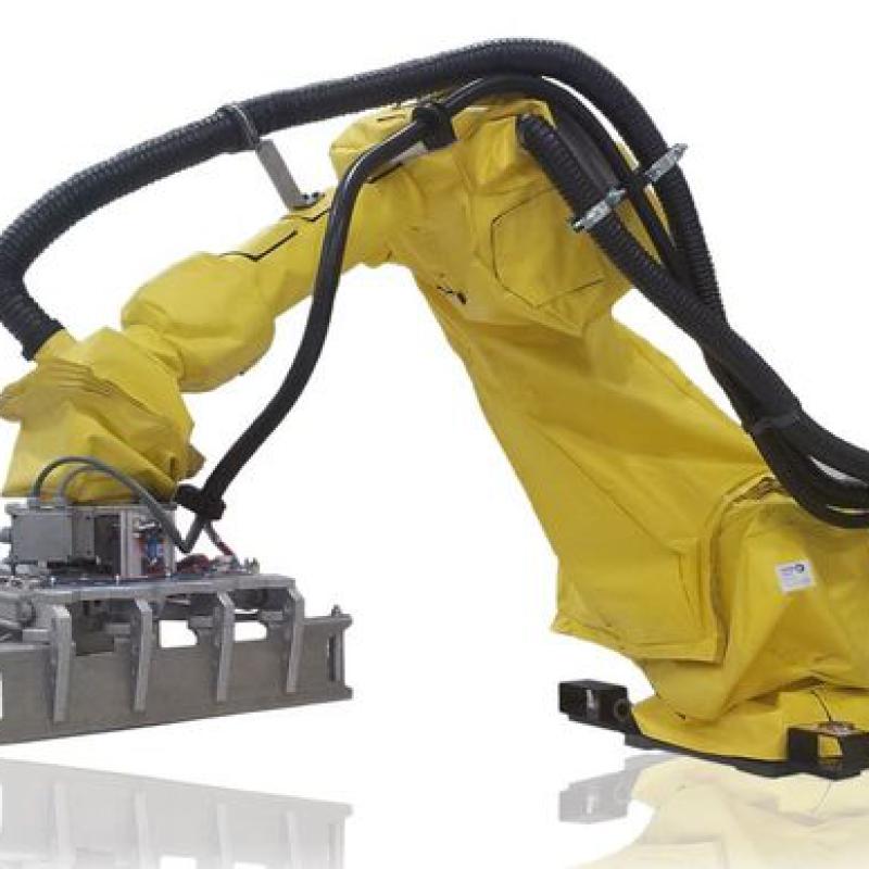 Fanuc ARC Mate 120iD Welding Robot With CNGBS Customized Robot Protective Suit Cover