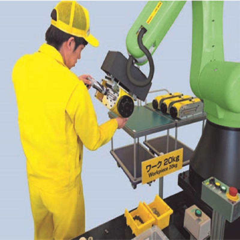 robot arm for sale Fanuc CR-4iA 6 axis robot arm with onrobot 2 finger gripper and service platform for material handing