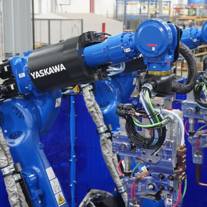 Yaskawa SP165 Spot Welding Robot Arm With AOTA Welder Payload 165kg Reach 2702mm