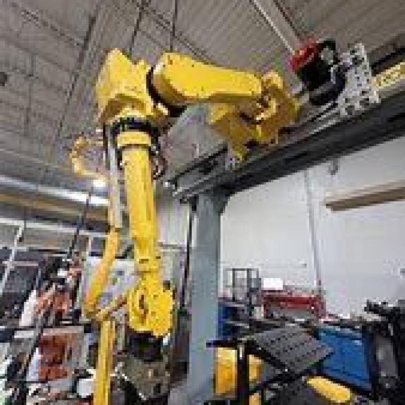 Payload 70kg Reach 1900mm FANUC M-710iC/70T Robot Arm With AOTAI Welder And BINZEL Mig Guns
