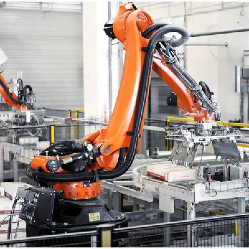 Palletizing Robot Arm Kuka KR 10 R1420 With CNGBS Robot Guide Rail For End-of-Line Palletizing System