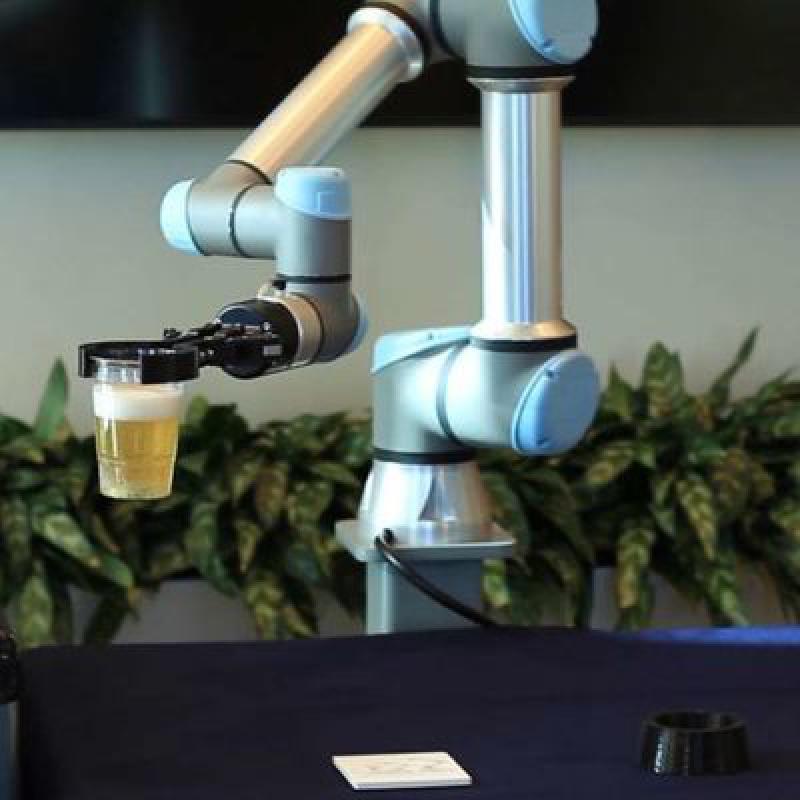 Pick And Place Robot Arm 6 Axis UR5e Cobot Robot With CNGBS Robot Gripper For Robotic Picking Solutions