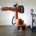 Kuka 6 Axis Robotic Arm KR 120 R2700-2 With CNGBS Customized Robot Gripper For Picking Robot