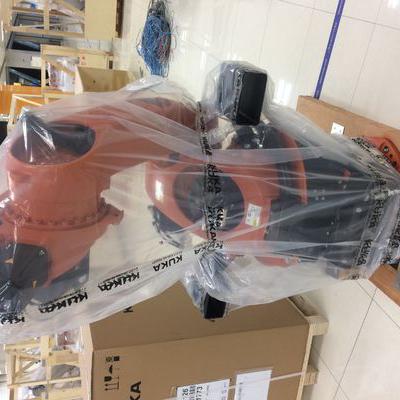 KUKA  KR12 R1810  With Robot Track Rail Welding Robot Machine Mig Welding Robot