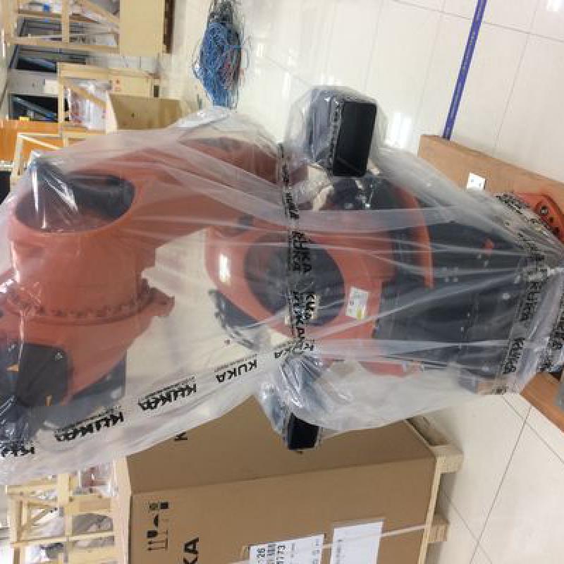 KUKA  KR12 R1810  With Robot Track Rail Welding Robot Machine Mig Welding Robot