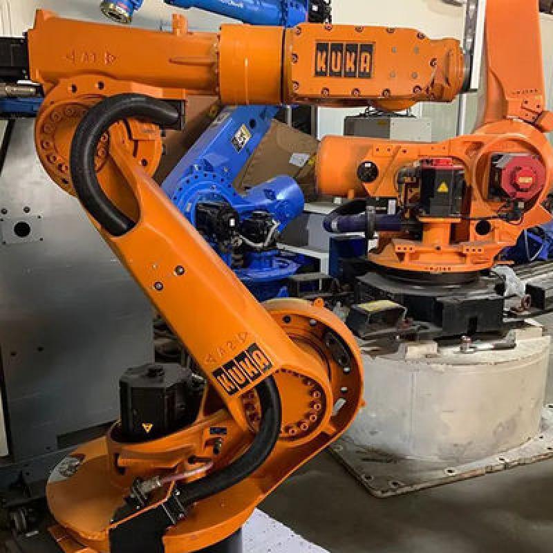 KUKA KR 210 R2700 Pick And Place Industrial Robots With CNGBS Linear Guides For Engine Assembly