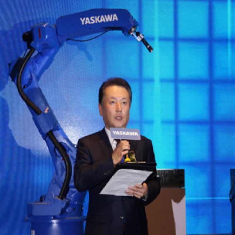 Assembly Robot Arm 6 Axis Motoman GP180 With Industrial Robotic Arm