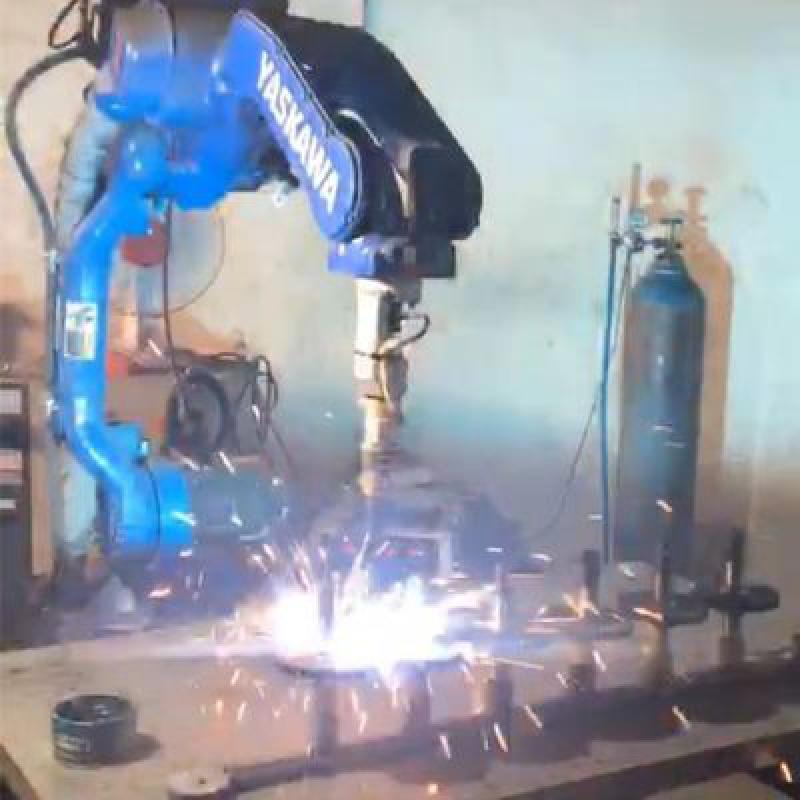 6 Axis Welding Robotic Arm Yaskawa AR2010 With CNGBS Robot Clothes For Automated Welding Robot