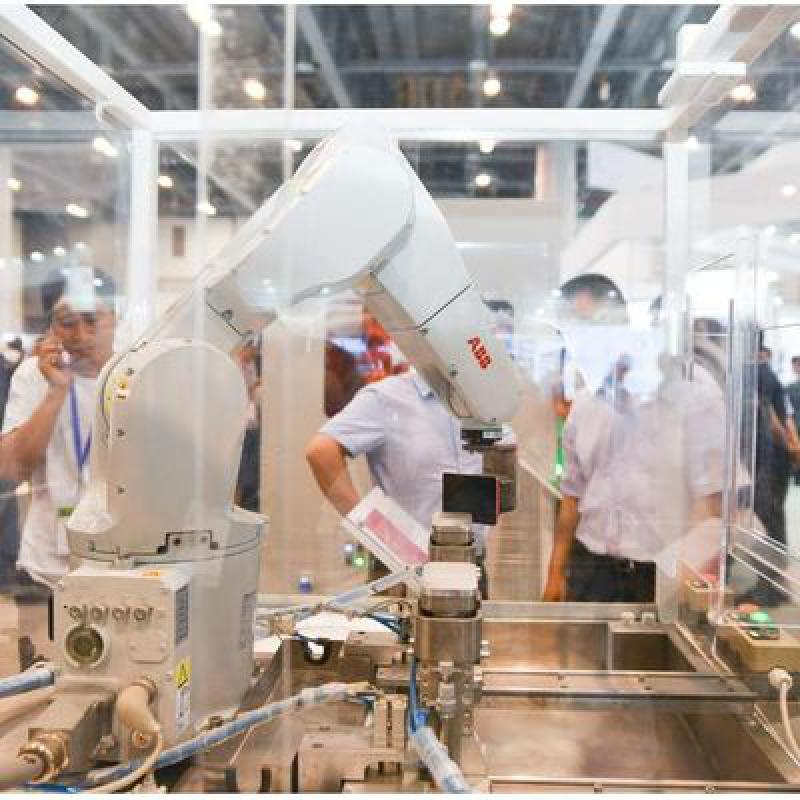 Handling Robotic Arm 6 Axis IRB 1300 With CNGBS Robot Gripper For Material Handling Robot
