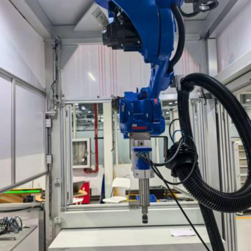 Sonotec Ultrasonic Cutting Knife HP-8701 Yaskawa GP12 Robot for Ultrasonic Cutting Applications