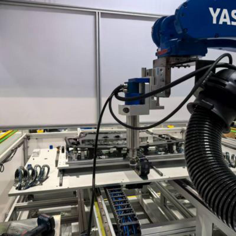 Sonotec Ultrasonic Cutting Knife HP-8701 Yaskawa GP12 Robot for Ultrasonic Cutting Applications