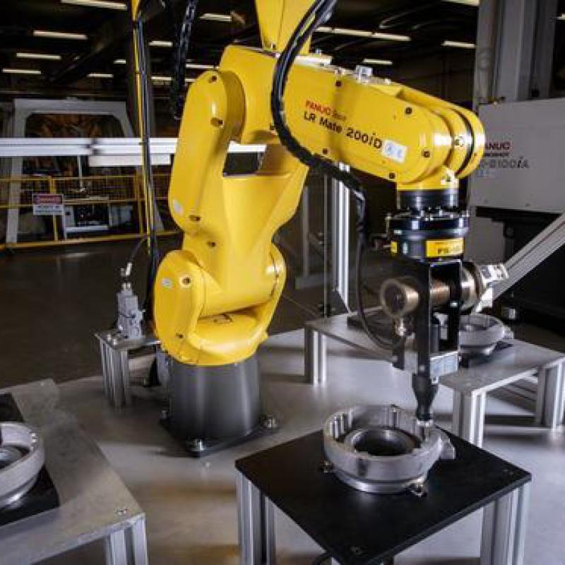 FANUC 6 Axis Clean Room Industrial Robot Applicable To Pharmaceutical Automation And Handling Of Electronic Components