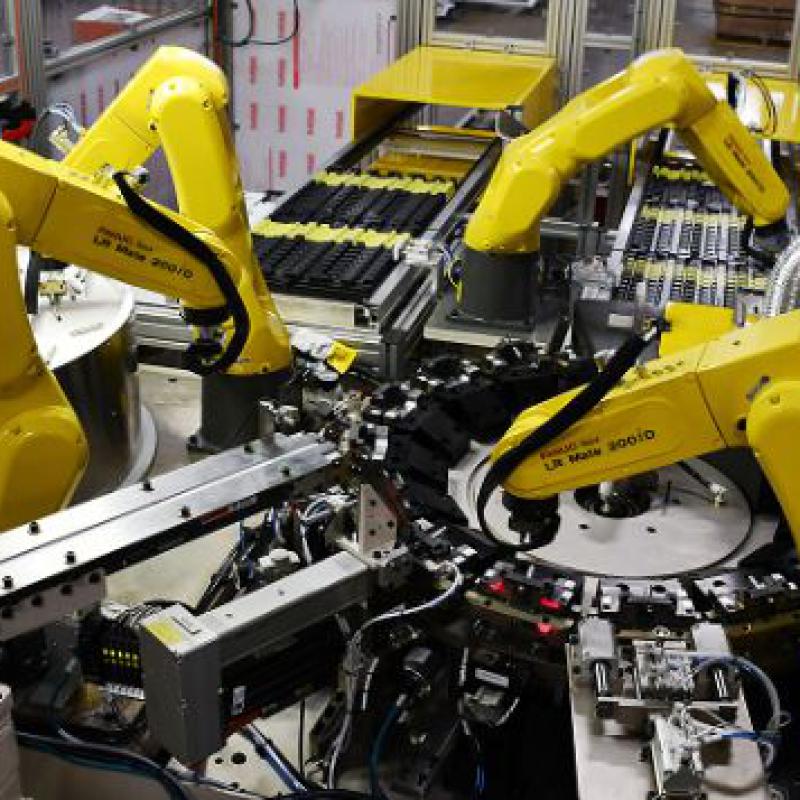 FANUC M-20iD/12L 6 Axis Industrial Robot Applicable To 3C Electronic Components Assembly Dispensing Workstation