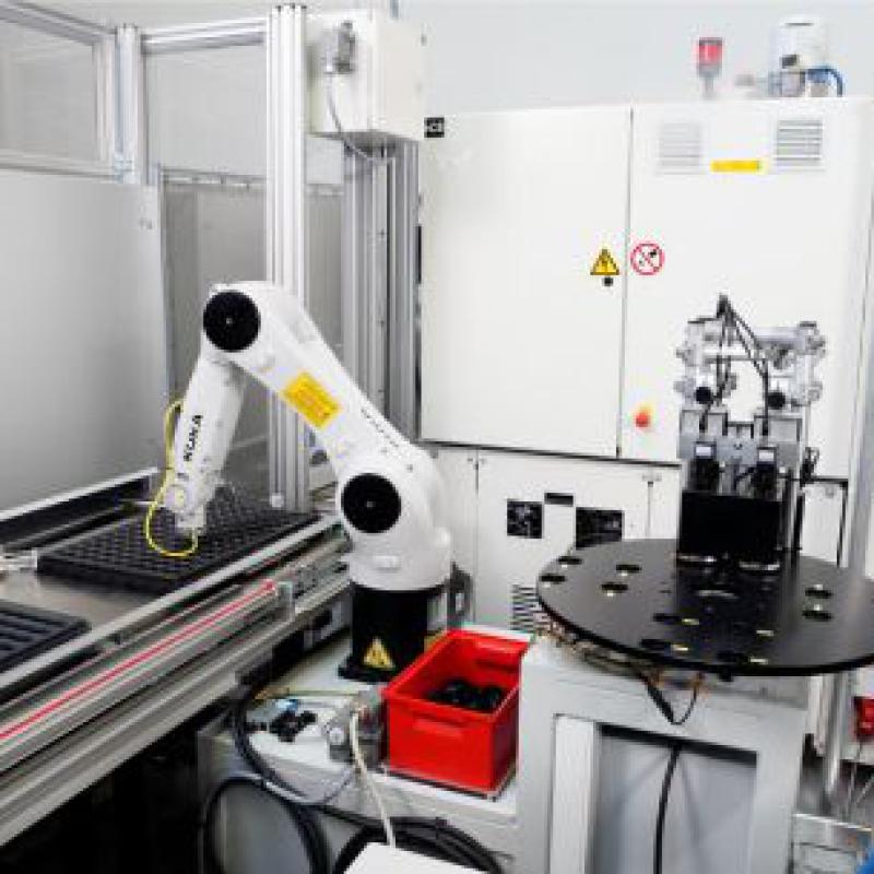 New KUKA Collaborative Robotic Arm 3C Electronics Products High Precision Assembly Packaging Robot Workstation With Gripper
