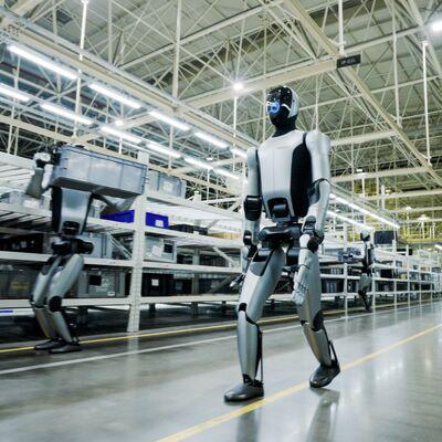 UBTECH Walker S2 Humanoid Robot 52 DOF Autonomous Battery Swapping Robot